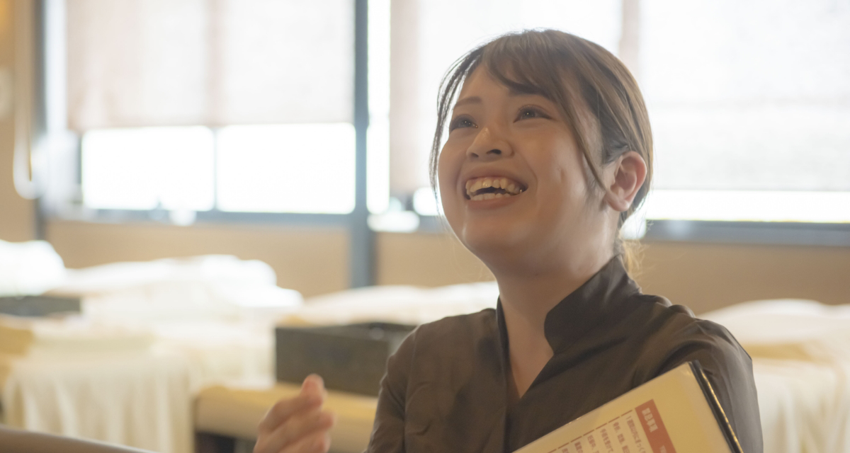 スタッフの立ち姿