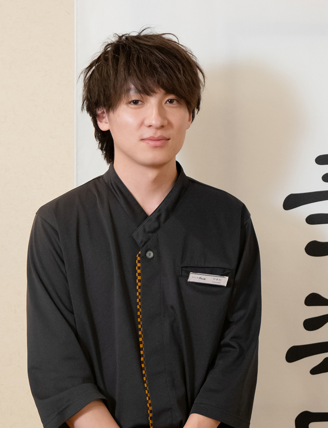 スタッフ正面写真